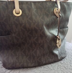 Michael Kors jet set tote
